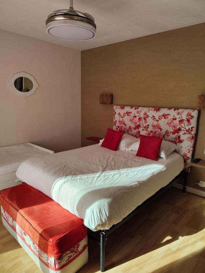 Hotel Le Sporting Beaumont-sur-Leze Zimmer foto